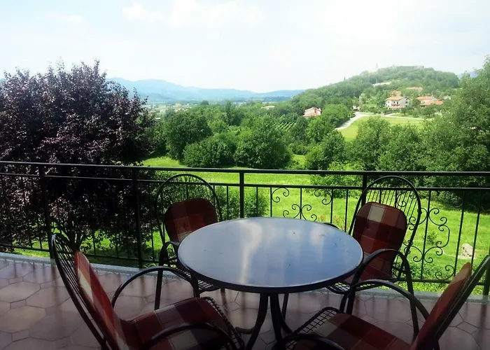 アパート Apartma Kapitanovse Ajdovščina